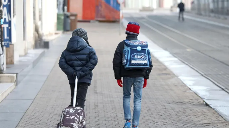 Prekrasna gesta! Pogledajte kako su prijatelji iz razreda u Zagrebu razveselili slavljenicu u izolaciji