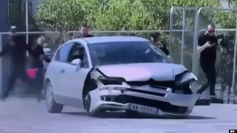 Pogledajte filmski skok policajca! Nokautirao napadača u Tirani na dan parlamentarnih izbora