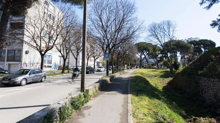 Napad na dječaka u Zadru: Dvojici maloljetnih napadača i jednom mlađem punoljetniku određen istražni zatvor