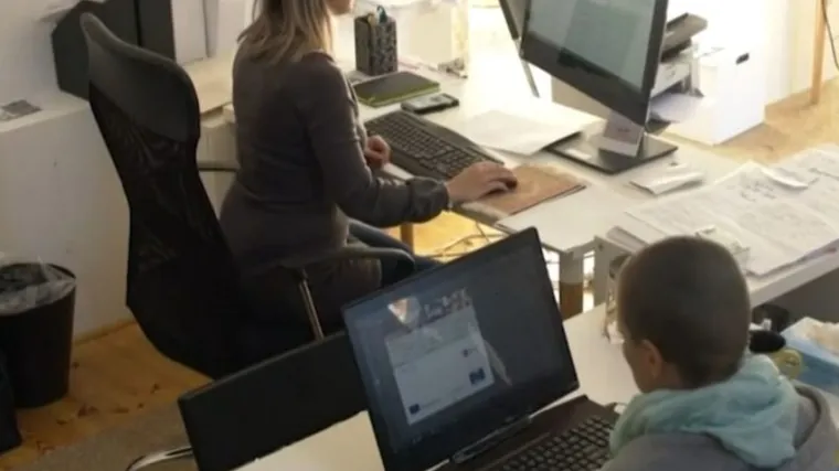 Nastavnici koji rade od kuće traže naknadu za tro&scaron;kove: 'Struja, grijanje, internet - sve nam je to trebalo biti plaćeno'