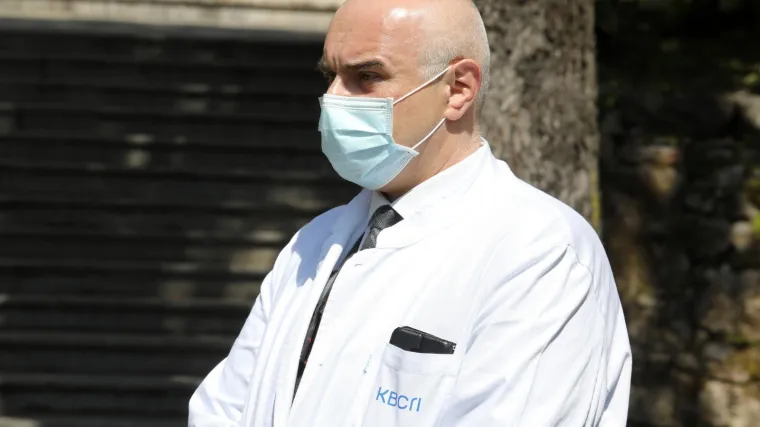 Liječnik koji se već cijepio uspio se prijaviti za novi termin za cijepljenje! &Scaron;ef riječkog KBC-a objasnio &scaron;to se dogodilo