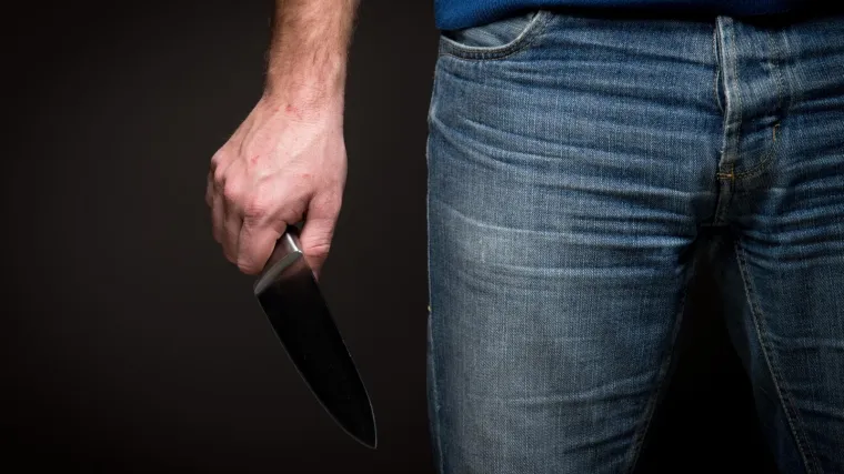 Drama u Županji: 19-godi&scaron;njak nožem napao djevojku i prijetio da će je ubiti, onda je poku&scaron;ao ugu&scaron;iti