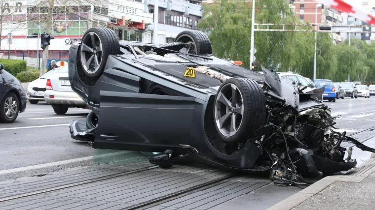 Objavljeni detalji karambola u Dubravi: Prije nego je 'letio' ulicom, vozač Audija pobjegao s mjesta druge nesreće!