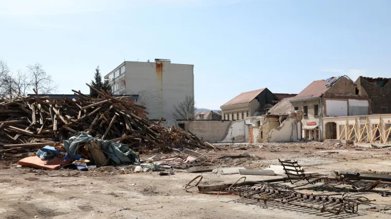 Zagrebački obrtnici opremili tri razru&scaron;ena frizerska salona u Petrinji: Vrijednost donacije 100 000 kuna