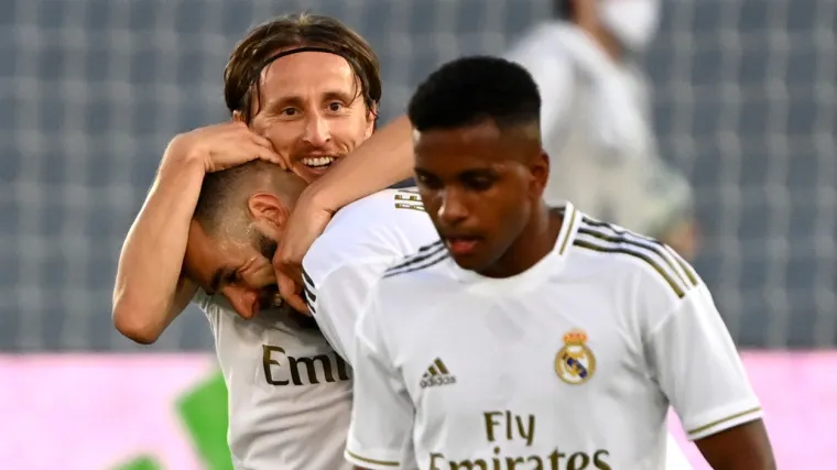 Benzema brutalnom volejčinom rasparao mrežu Chelseaja, u fantastičnoj akciji sudjelovao i Modrić