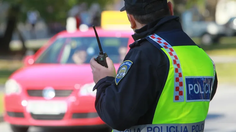 Policajac izvan službe u Pazinu uhitio serijskog kradljivca: Poku&scaron;ao je pobjeći, ali nije mu bilo spasa