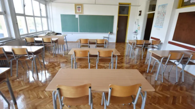 Jeziva svjedočanstva nastavnika samo se nakupljaju; 'Još uvijek sanjam taj papirić...'
