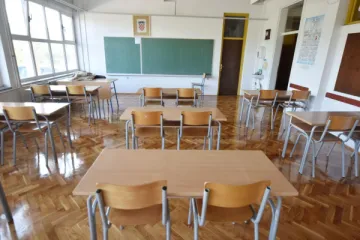 Jeziva svjedočanstva nastavnika samo se nakupljaju; 'Još uvijek sanjam taj papirić...'