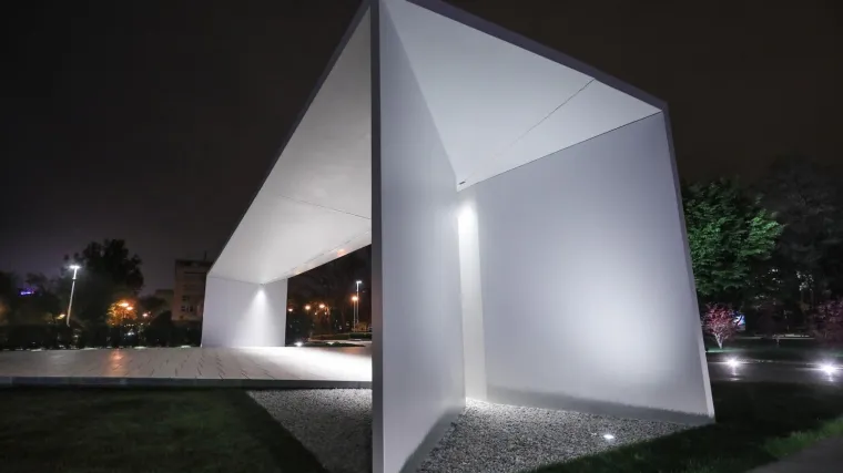 FOTO Spomenik domovini koji je ko&scaron;tao skoro 35 milijuna kuna 'puca' već nakon četiri mjeseca, evo &scaron;to kažu u Gradu