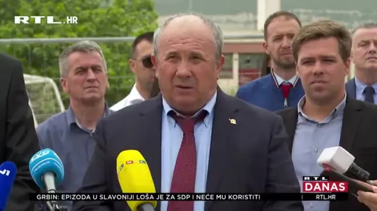 Splitski kandidati praznik iskoristili za kampanju: Dvojica se susrela na Rivi, Kerum dao novo obećanje