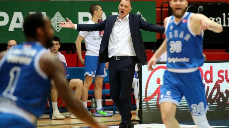 Oglasio se i klub; 'Neka navijači skupljaju novac, mi ćemo sami platiti kaznu i vratiti titulu'