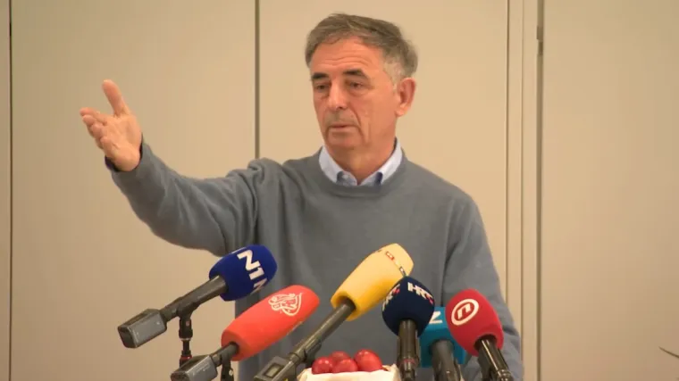 Pupovac o incidentu: 'To je govor koji održava neku vrstu ratnog stanja, a tim ljudima podstrek je mogao doći i od državnog vrha'