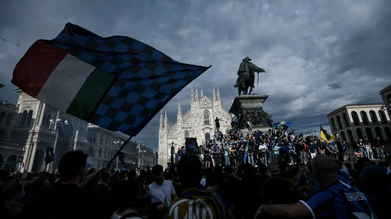 Vi&scaron;e 30 od tisuća navijača na milanskim ulicama, pogledajte kako je Lukaku proslavio Scudetto