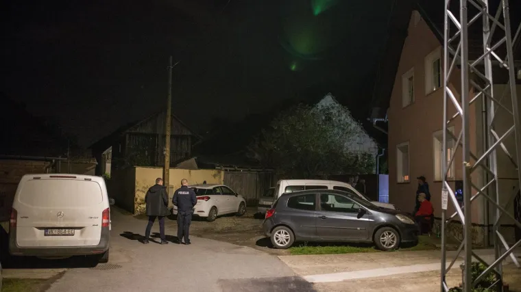 Sinovi pajserom ubili majku na terasi i pobjegli