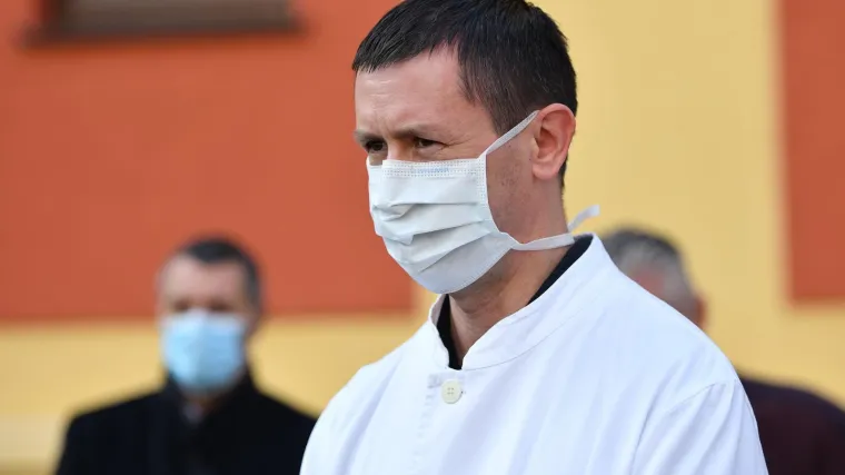 Rodilja koja je umrla imala je te&scaron;ku upalu pluća: 'Porodili smo je carskim rezom, ne znamo jo&scaron; je li beba pozitivna'