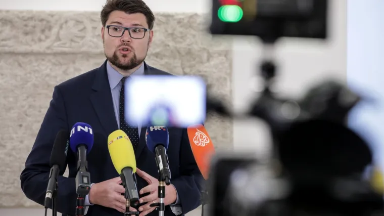 Oporba predala zahtjev za opoziv Bero&scaron;a: 'Vidimo &scaron;to se događa u Klinici za tumore. Najodgovorniji je onaj na čelu sustava'