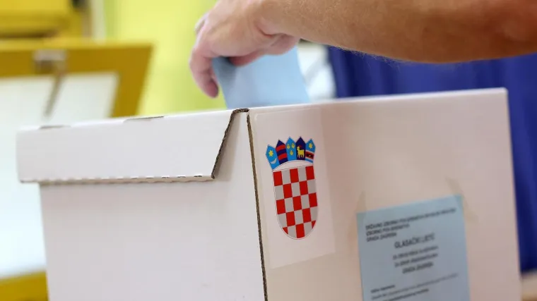 O listama za lokalne izbore: Najstariji kandidat ima 91 godinu, najmlađi po 18, ima lista na kojima uopće nema žena