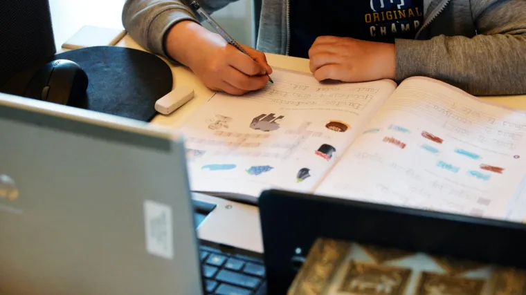 Učenici od 5. do 8. razreda nastavljaju s modelom C; Vi&scaron;e od 500 učenika i djelatnika u samoizolaciji