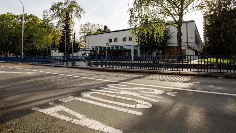 Domar u zagrebačku osnovnu &scaron;kolu donio pu&scaron;ku, htio ju je popraviti? Zabrinuti roditelji odmah kontaktirali policiju