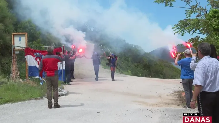 Od Rta Kamenjak do Prevlake: 49 dana su pje&scaron;ačili 1100 km za sredstva za 1100 terapija &scaron;tićenika Udruge Bračku pupoljci