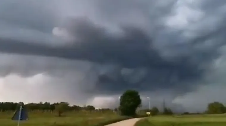 U Istri i u Gorskom kotaru padala i tuča, obilna ki&scaron;a i grmljavina u Zagrebu