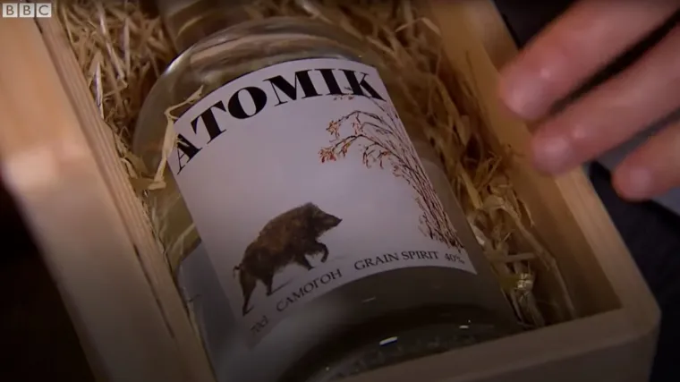 Prve boce votke iz Černobila od 1986. proizvodi tvrtka grupe znanstvenika, ali sad su ih počele gnjaviti vlasti Ukrajine