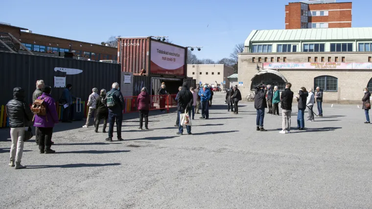 Za&scaron;to se svake subote ova dvojica blizanaca susreću na mostu koji povezuje Norve&scaron;ku i &Scaron;vedsku?