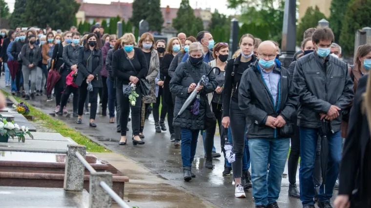Obitelj i veliki broj prijatelja oprostio se od osječke lavice Ene &Scaron;arac