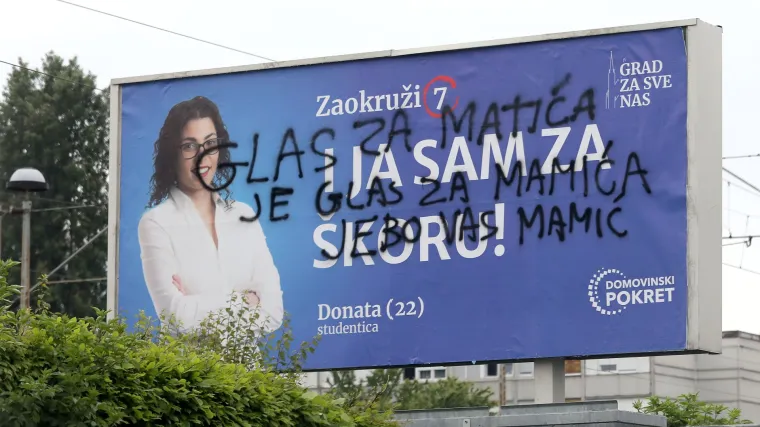 Uni&scaron;teni predizborni plakati duž Branimirove u Zagrebu, poruke - znakovite