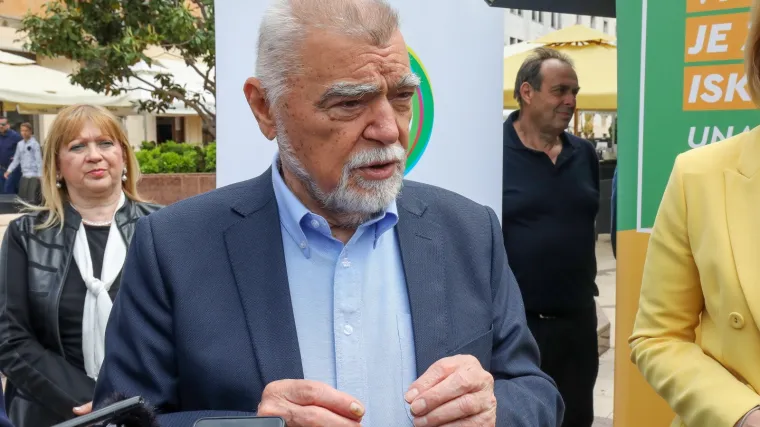 Mesić komentirao 'hrvanje' Milanovića i Plenkovića: 'Kao dva jarca na brvnu...'