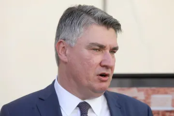 &lsquo;Plenković je krkao bozu i krem&scaron;nite a ja sam pio pivo i viski&hellip;'; Nije ostao dužan ni &scaron;efu Sabora: 'Nasilnik bez mi&scaron;ića'