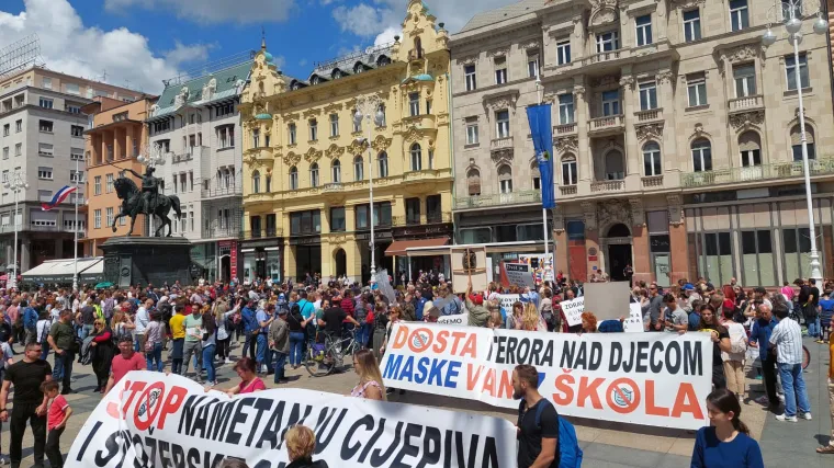 U hrvatskim gradovima  prosvjedi  protiv mjera za suzbijanje &scaron;irenja covida-19: 'Maske nam ograničavaju disanje i slobodu govora'