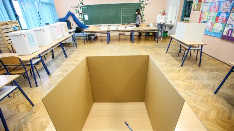 Evo koliko osoba pozitivnih na koronavirus i onih u samoizolaciji želi glasati