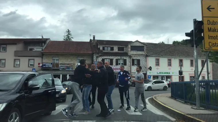 Za&scaron;to je u Trilju na izborima potekla krv? Ulogu su igrali poveći broj pečenih janjaca, 24 razlike i jo&scaron; neke stvari