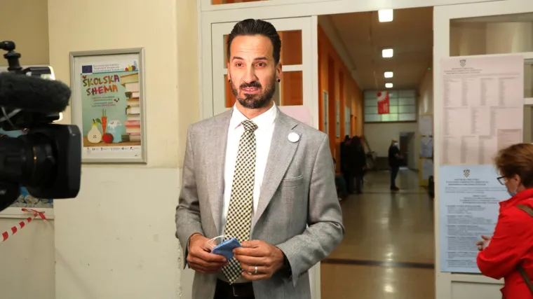 Mostov Miletić ispričao se glasačima: 'Uvjeren sam - ljubav će pobijediti'