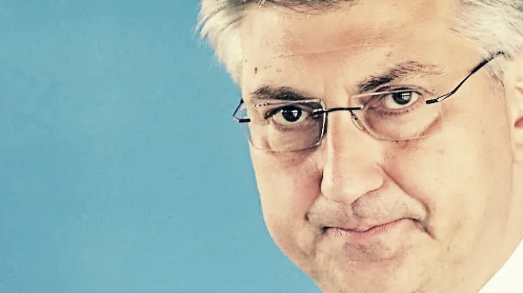 'Ja uvijek izlazim na izbore. Nećemo pozivati ljude da uni&scaron;te listiće'; O propasti SDP-a u Zagrebu. 'Nestali su...'