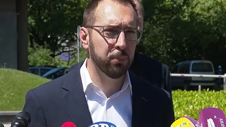 Toma&scaron;ević: 'Tražit ćemo na raspolaganje mandate pročelnika i direktora javnih tvrtki. &Scaron;koro kampanju temelji na strahu'