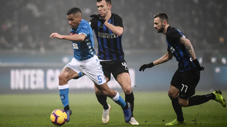 Donedavno je bio njihov heroj, a sada ga tjeraju iz kluba