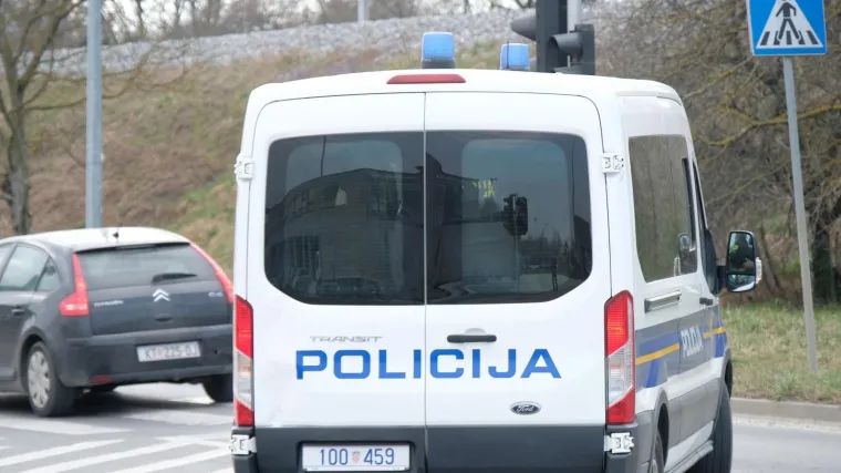 Mic po mic, općinska referentica u Generalskom Stolu prebacila skoro milijun kuna na svoj račun