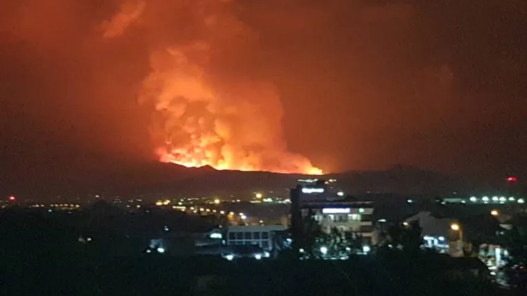 Erumpirao vulkan u DR Kongu, stanovnici panično bježe: 'Mogu vidjeti fontane lave'