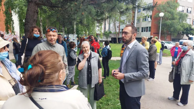 Toma&scaron;ević odgovorio &Scaron;kori: 'Kako to da su mu plakati bili po Zagrebu, a napisao je da je potro&scaron;io nula kuna'