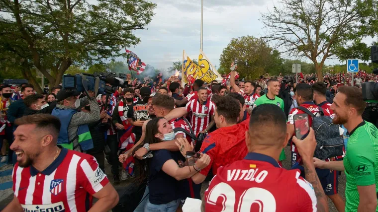 Tisuće slave naslov u centru Madrida - postoji opasnost od &scaron;irenja virusa