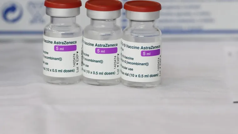 Za&scaron;to toliko ljudi ne osjeti ni&scaron;ta kod prve doze AstraZenece, a druga ih boli? Stručnjaci imaju obja&scaron;njenje