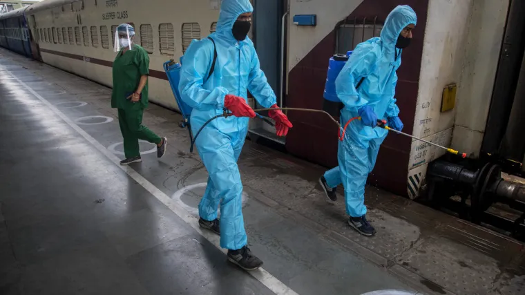 Broj umrlih od covida je u Indiji pre&scaron;ao 300 tisuća: Nedavni slučajevi 'crnih gljivica' pogor&scaron;avaju situaciju