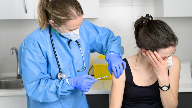 Znate li uopće za&scaron;to se cjepivo protiv Covida-19, ali i mnoga druga, prima ba&scaron; u mi&scaron;ić nadlaktice?