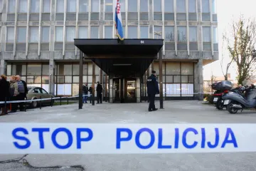 Netko je dojavio da je u zgradi bomba