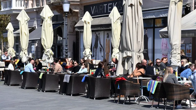 Ugostitelji ogorčeni novim mjerama Stožera: 'Sramotno je &scaron;to takve odluke donose nekvalificirani ljudi'