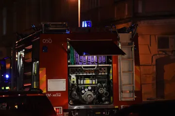 Olujni vjetar u Karlovcu lomio grane - dežurne službe na terenu po dojavama građana