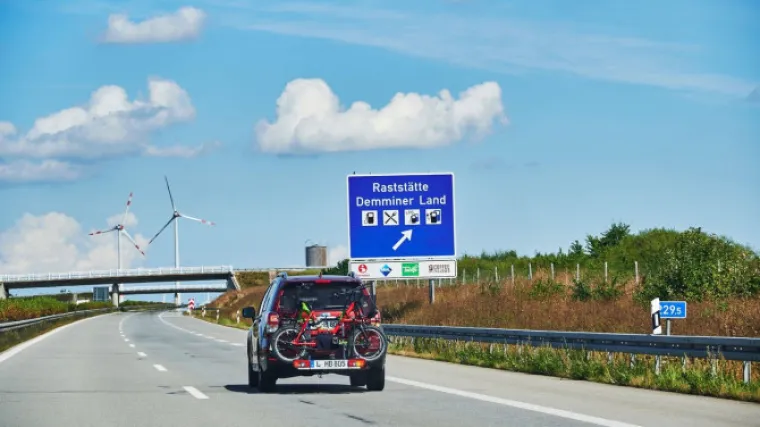 Na odmori&scaron;tu se oti&scaron;ao olak&scaron;ati pa zaboravio &ndash; trudnu ženu; Shvatio da ne&scaron;to nije u redu tek nakon 50 kilometara