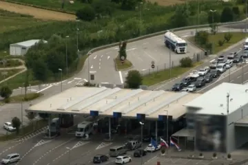 Svaki radni dan im počinje i završava na – granici; ‘Od srijede do vikenda čekamo i po tri sata…’